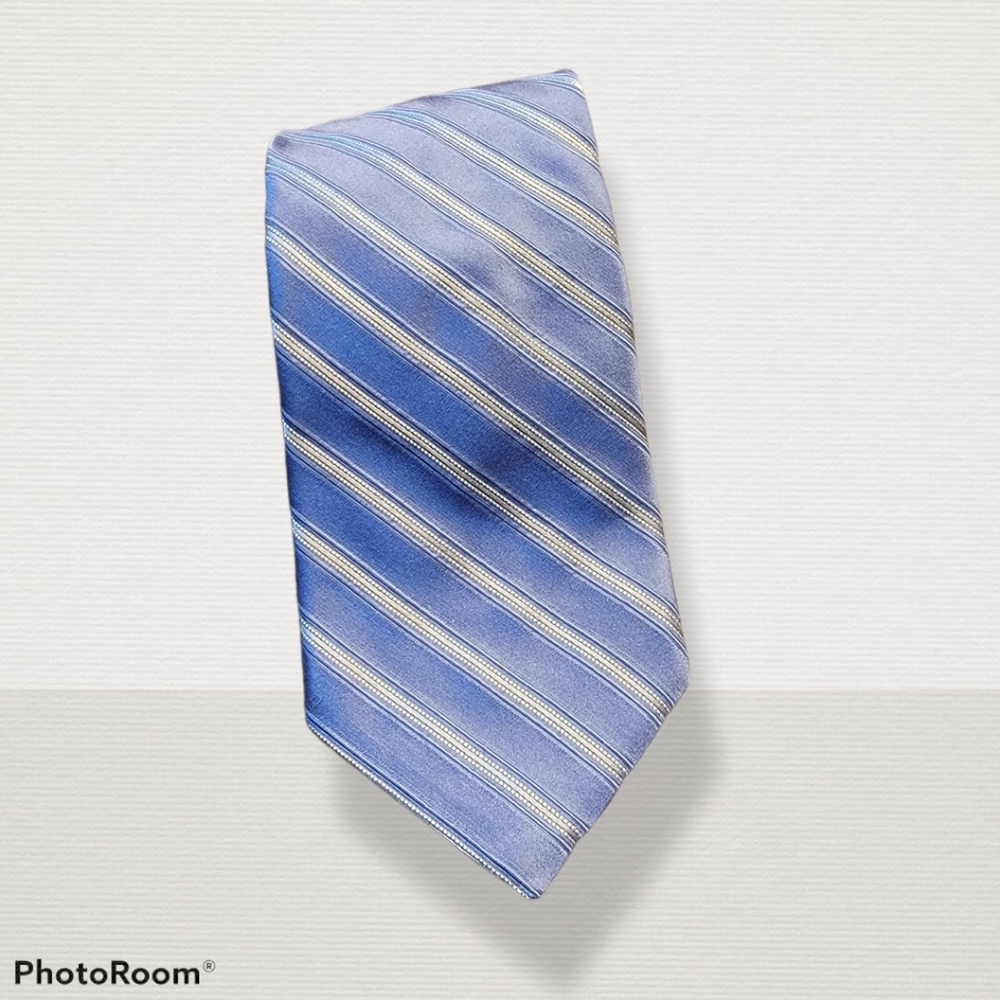 DKNY tie